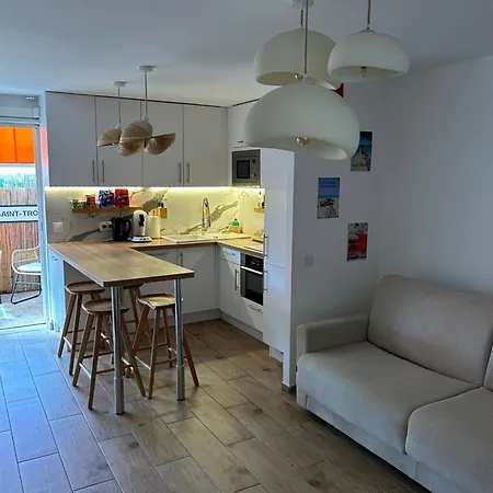 Next To And Center Saint-Tropez